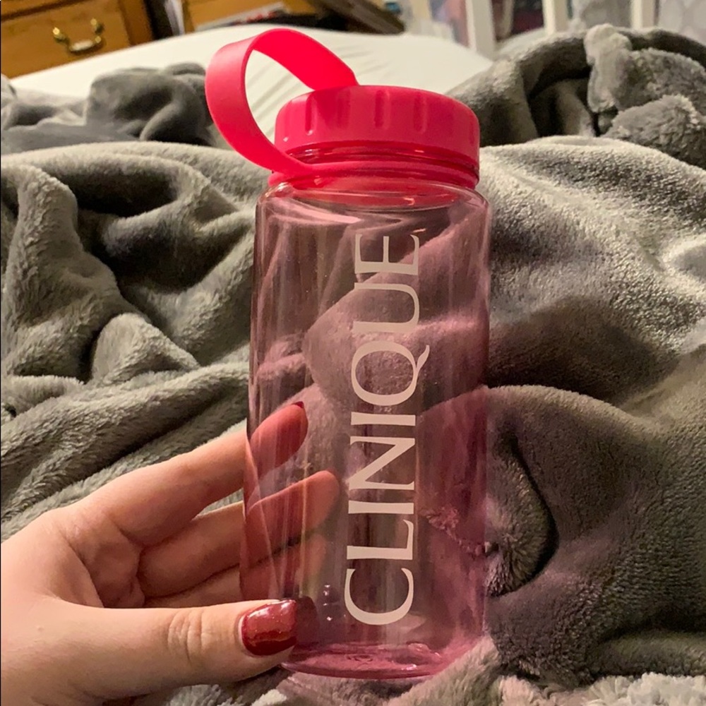 🌴5/$25 Pink Clinique water bottle